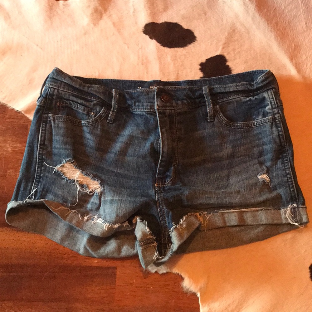 Hollister‘s denim short-shorts high rise 11 W 30